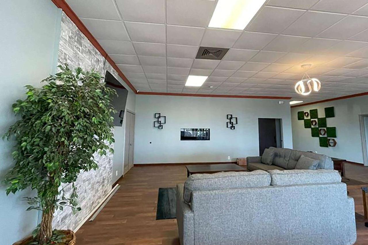 Days Inn & Suites By Wyndham Springfield Oh 외부 사진