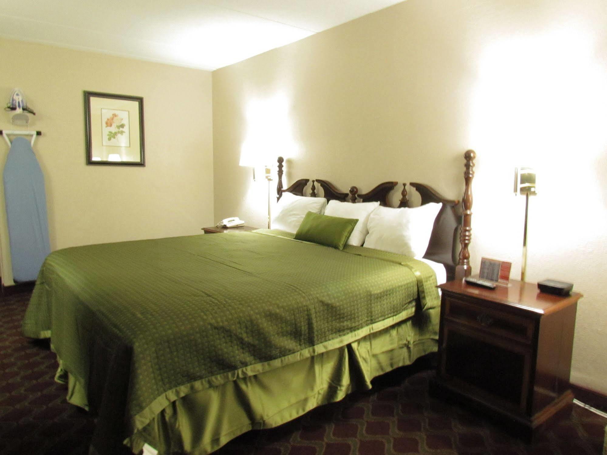 Days Inn & Suites By Wyndham Springfield Oh 외부 사진